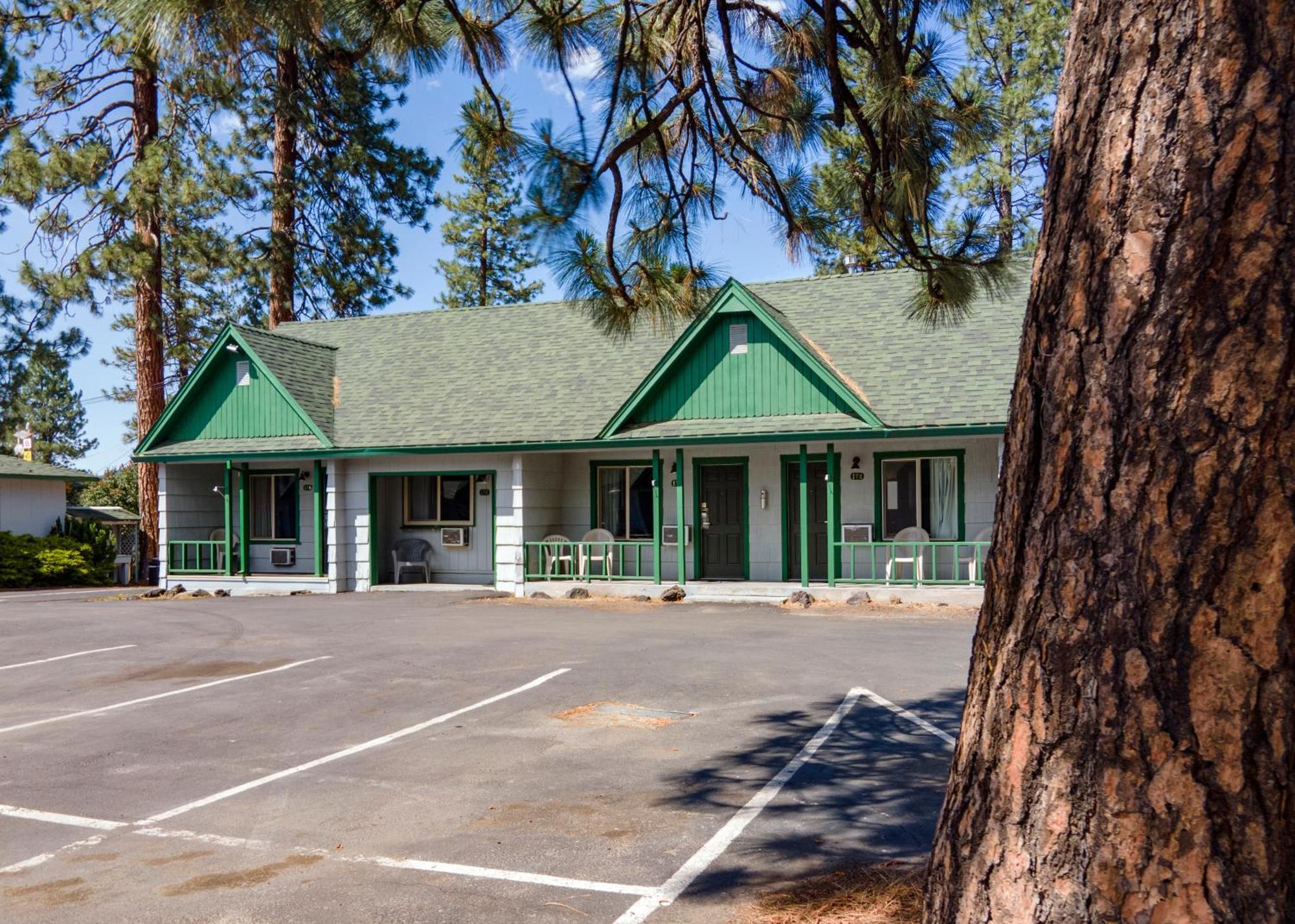 Green Gables Motel & Suites Burney エクステリア 写真