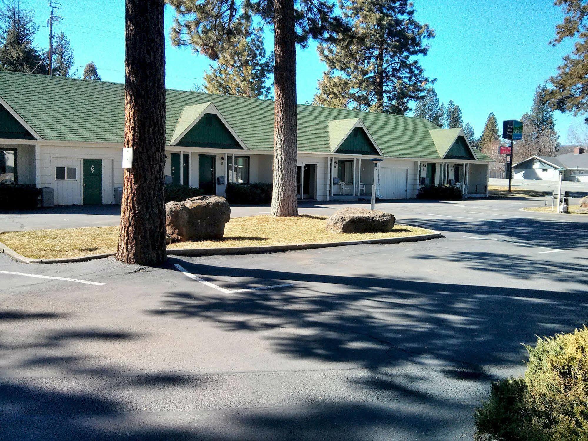 Green Gables Motel & Suites Burney エクステリア 写真